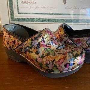 Dansko XP Professional Slip On Clogs Size Eu-37 - US 7-7.5